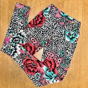 Liquido Active 7/8 Eco Leggings "Sassy Bette" - Discontinued pattern.